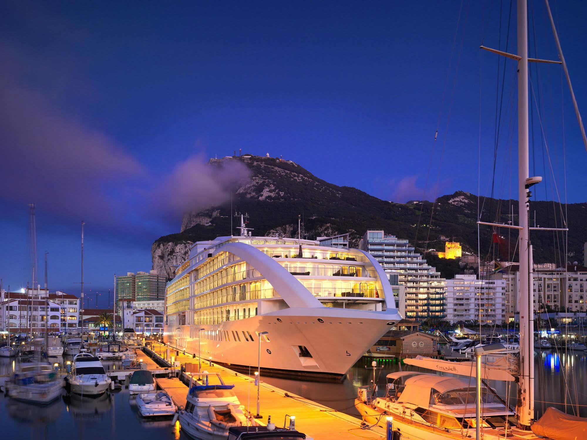 Sunborn Gibraltar Hotel Exterior foto