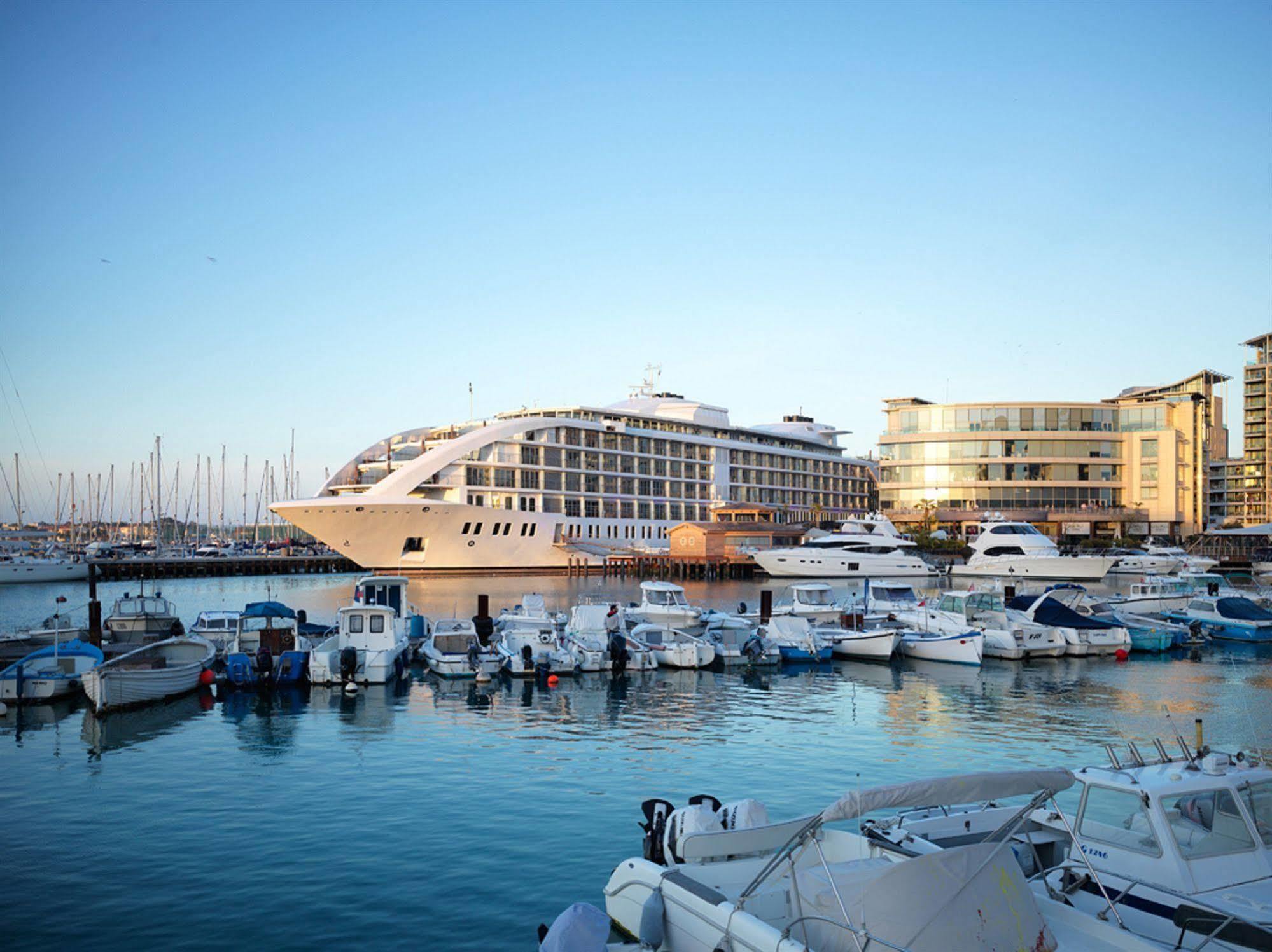 Sunborn Gibraltar Hotel Exterior foto